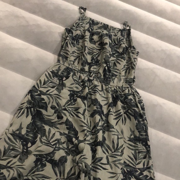 Old Navy women’s size extra small romper, palm, leaf green, hues of‎  green - Picture 4 of 7
